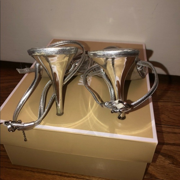 Guess silver heels - Picture 3 of 3